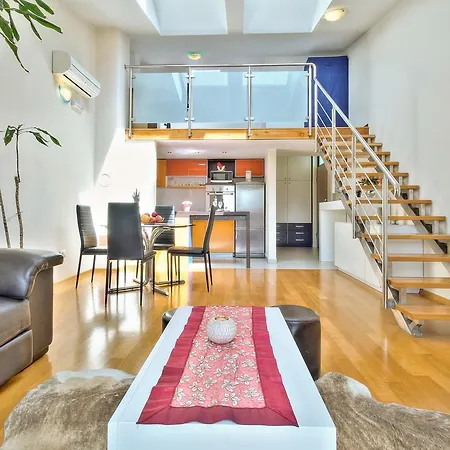 Mia House With Apartamento *